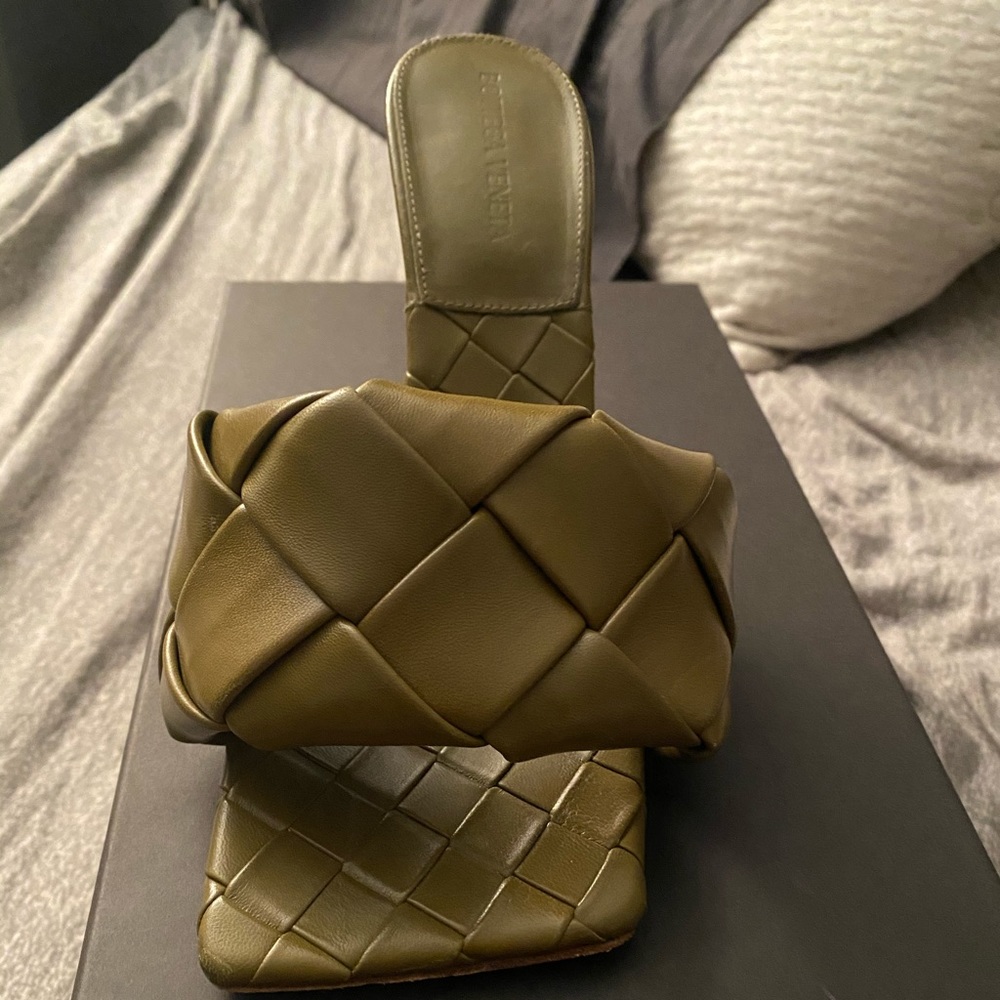 Bottega Veneta lido sandal